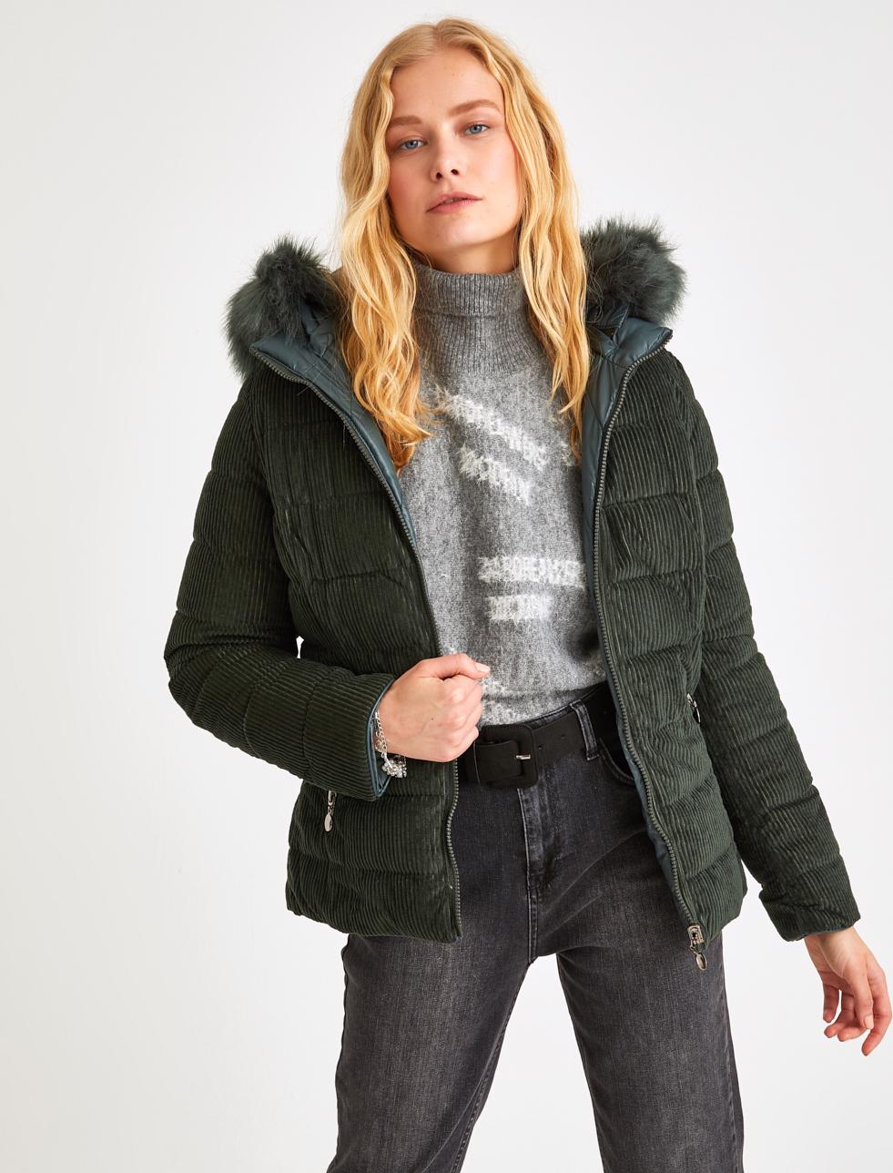 Bayan Yeşil Kürklü Çift Taraflı Fitilli Kadife Puf Mont