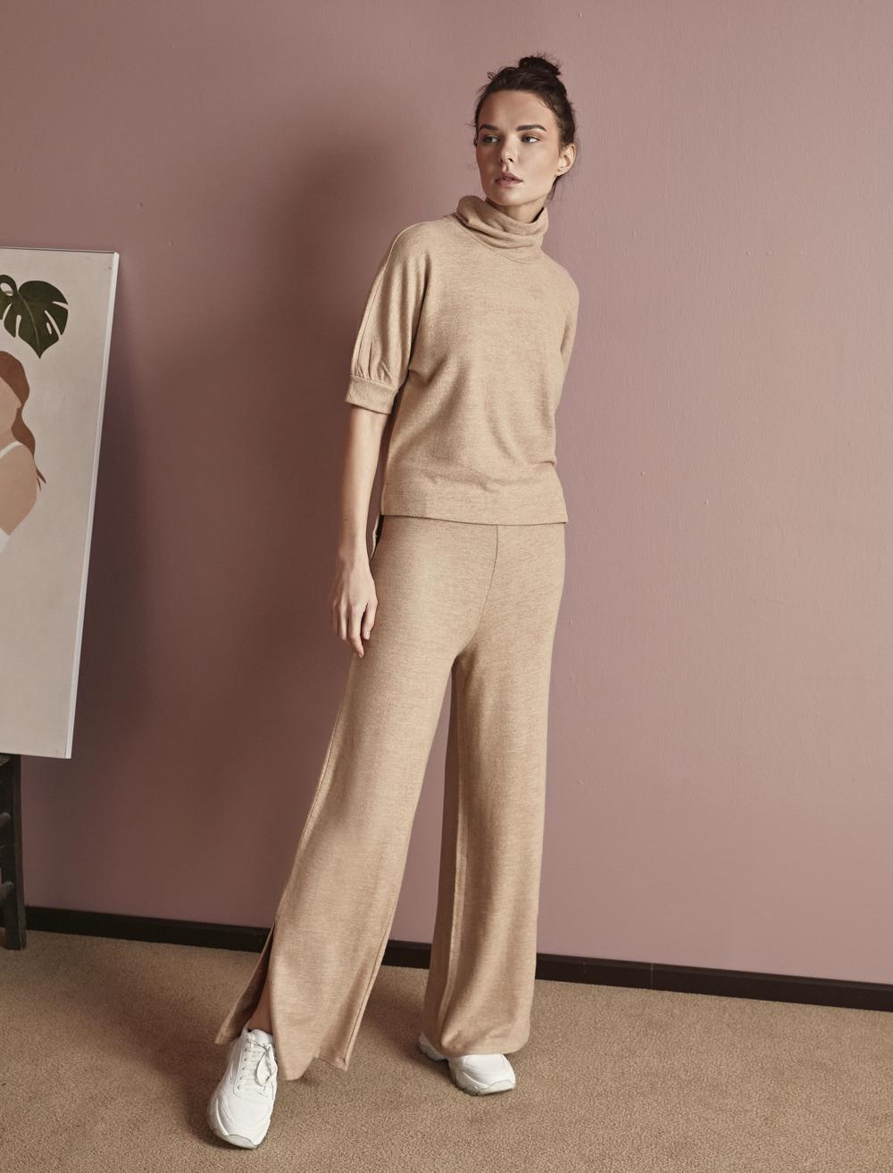 Bayan Koyu Bej Kısa Kollu Yüksek Yaka Soft Touch Bluz