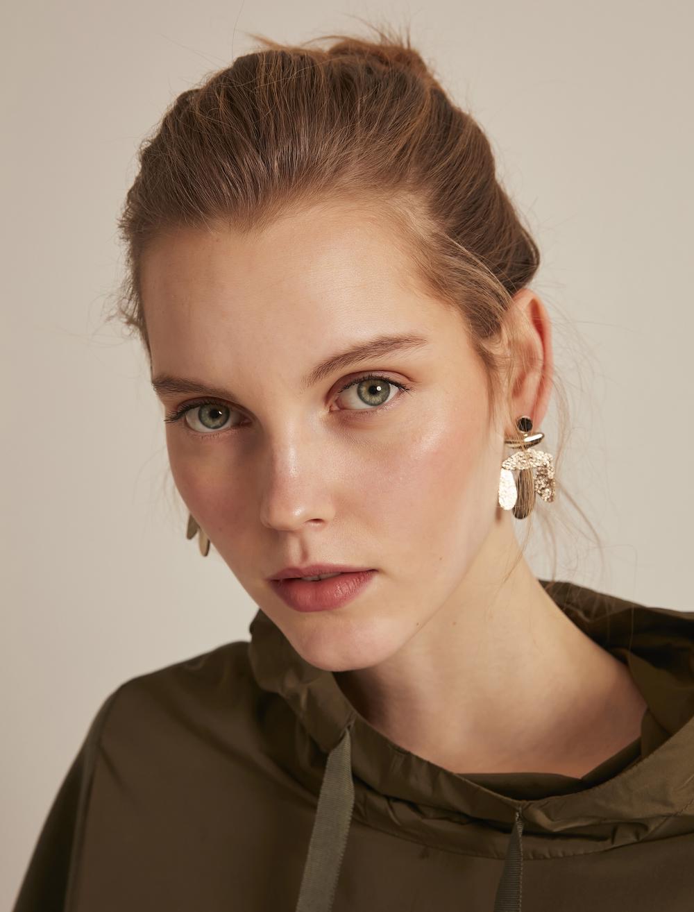 Bayan Karışık Yaprak Figürlü Küpe