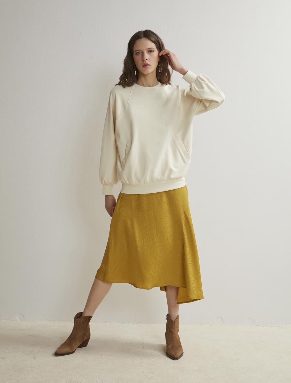 Bayan Ekru Cep Detaylı Oversize Basic Sweatshirt