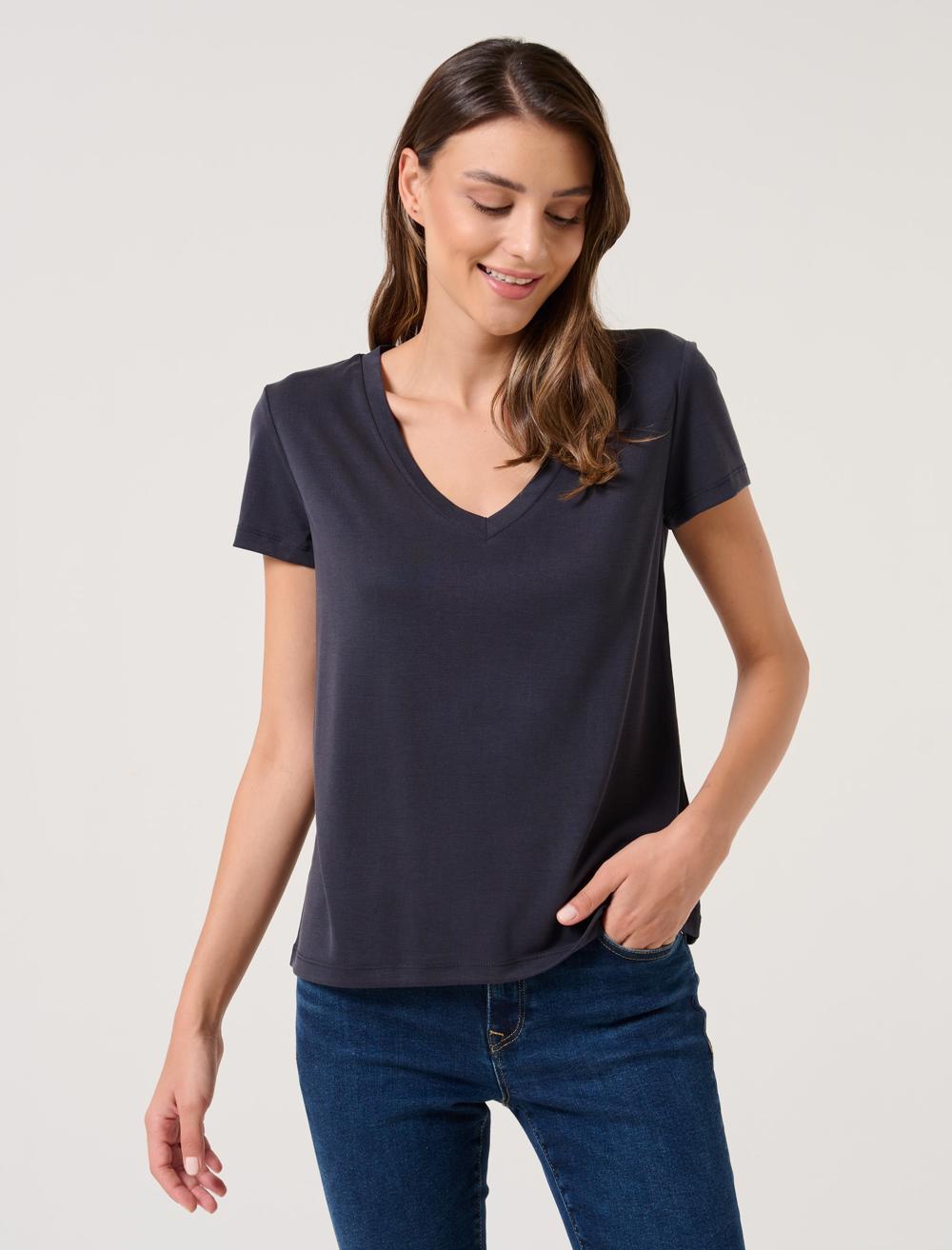 Women Black Straight Cut V-Neck Short Sleeve Basic Knitted T-Shirt