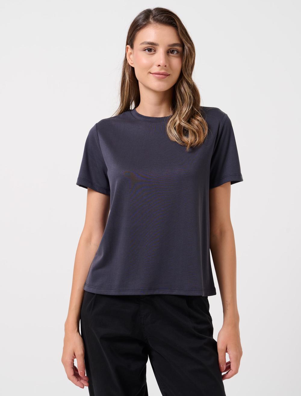 Women Black Straight Cut Crew Neck Short Sleeve Basic T-Shirt