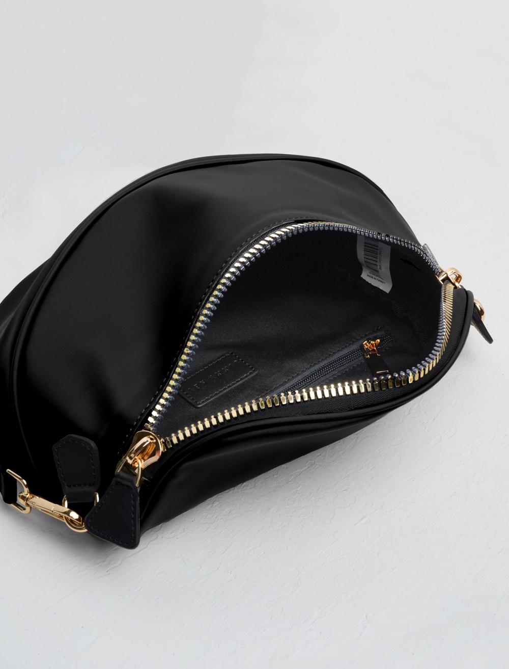 Bayan Siyah Ayarlanabilir Askılı Fermuarlı Çanta