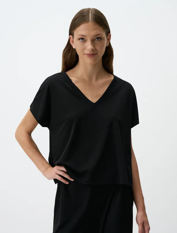 Women Black V-Neck Short Sleeve Plain Blouse