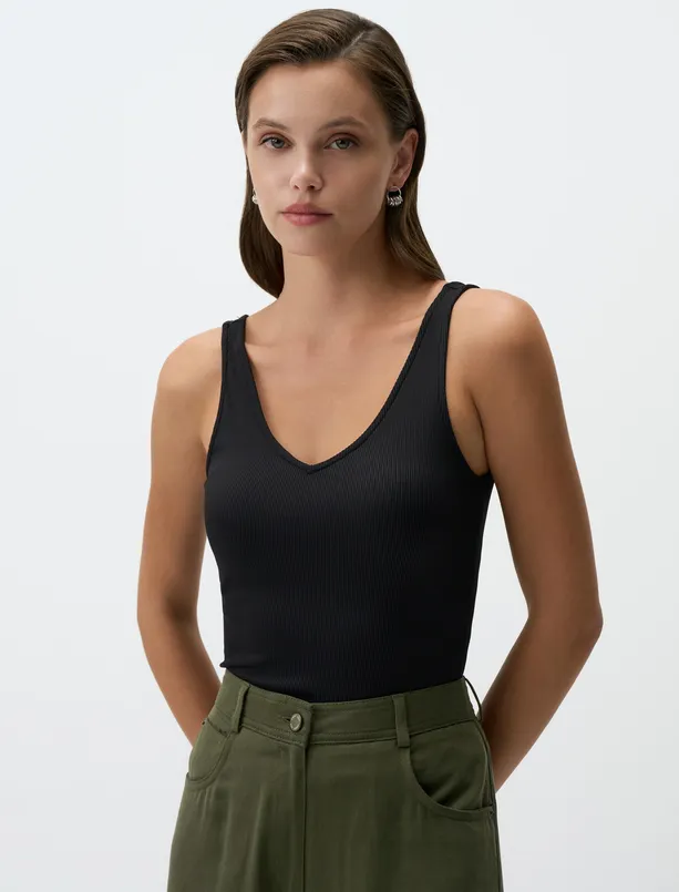 Women Black V Neck Sleeveless Basic Knitted Tank Top