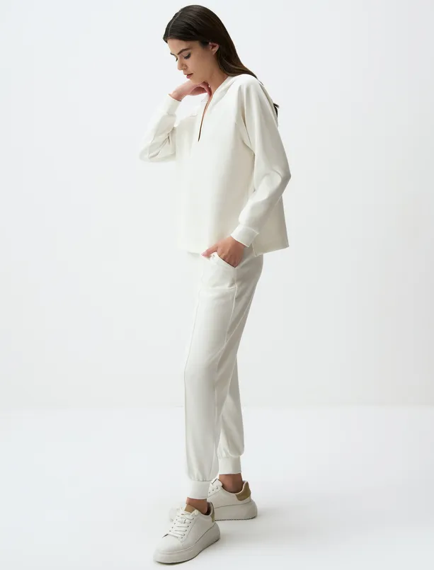 Women White High Waist Slim Fit Jogger Pants with Pockets
