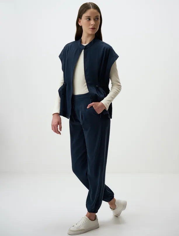 Women  Narrow Leg Normal Waist Cargo Pocket Gabardine Pants