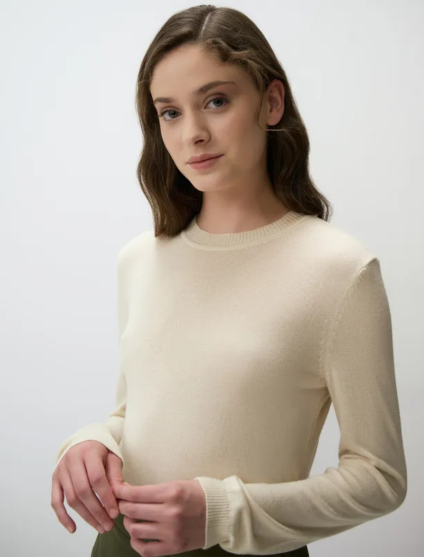 Women Beige Crew Neck Slim Fit Sweater Sweater