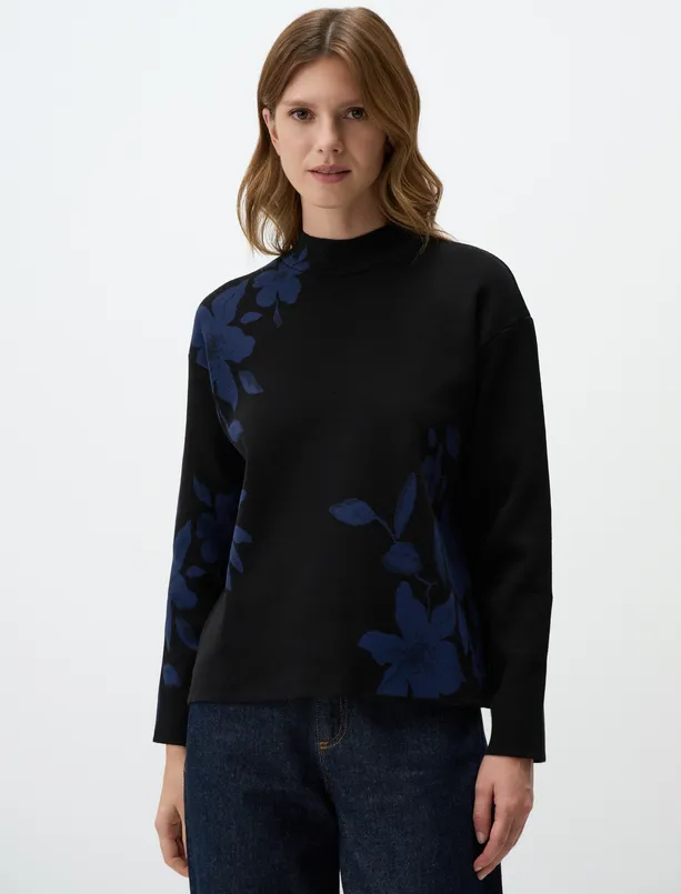 Women Black Crew-Neck Floral Patterned Sweater