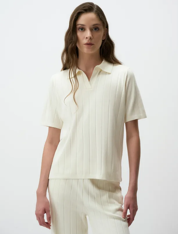 Women Ecru Short Sleeve Polo Collar Line Patterned Sweater T-Shirt