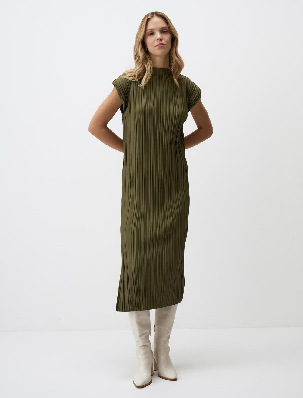 Sıfır Yaka Rahat Kesim Piliseli Örme Midi Elbise