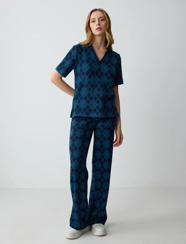 Women Dark Blue Polo Collar Short Sleeve Patterned Knitted Blouse