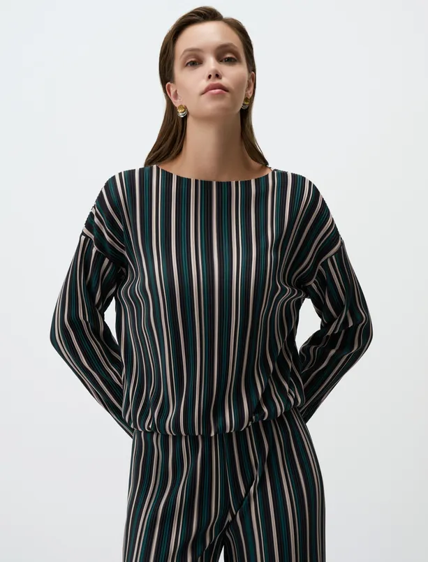 Women Dark Blue Boat Neck Line Patterned Knitted Blouse