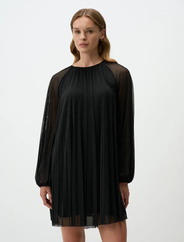 Women Black Round Neck Pleated Mini Dress