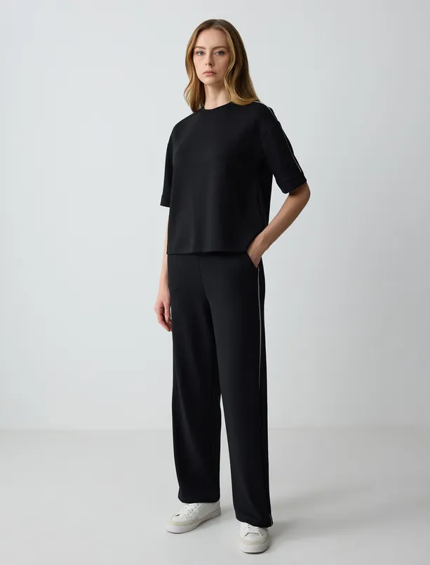 Women Black High Waist Wide Leg Relaxed Fit Knitted Pants