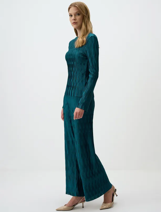 Women Green Relaxed Fit Wide Leg Janjani Knitted Trousers