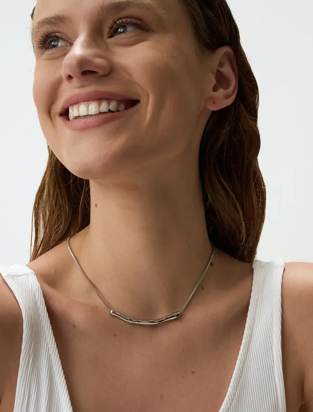 Women Grey Shiny Chain Necklace with Metal Details