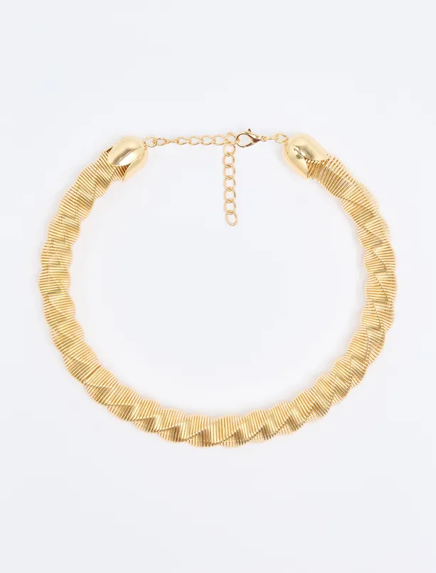 Women Yellow Shiny Necklace with Twisted Pattern
