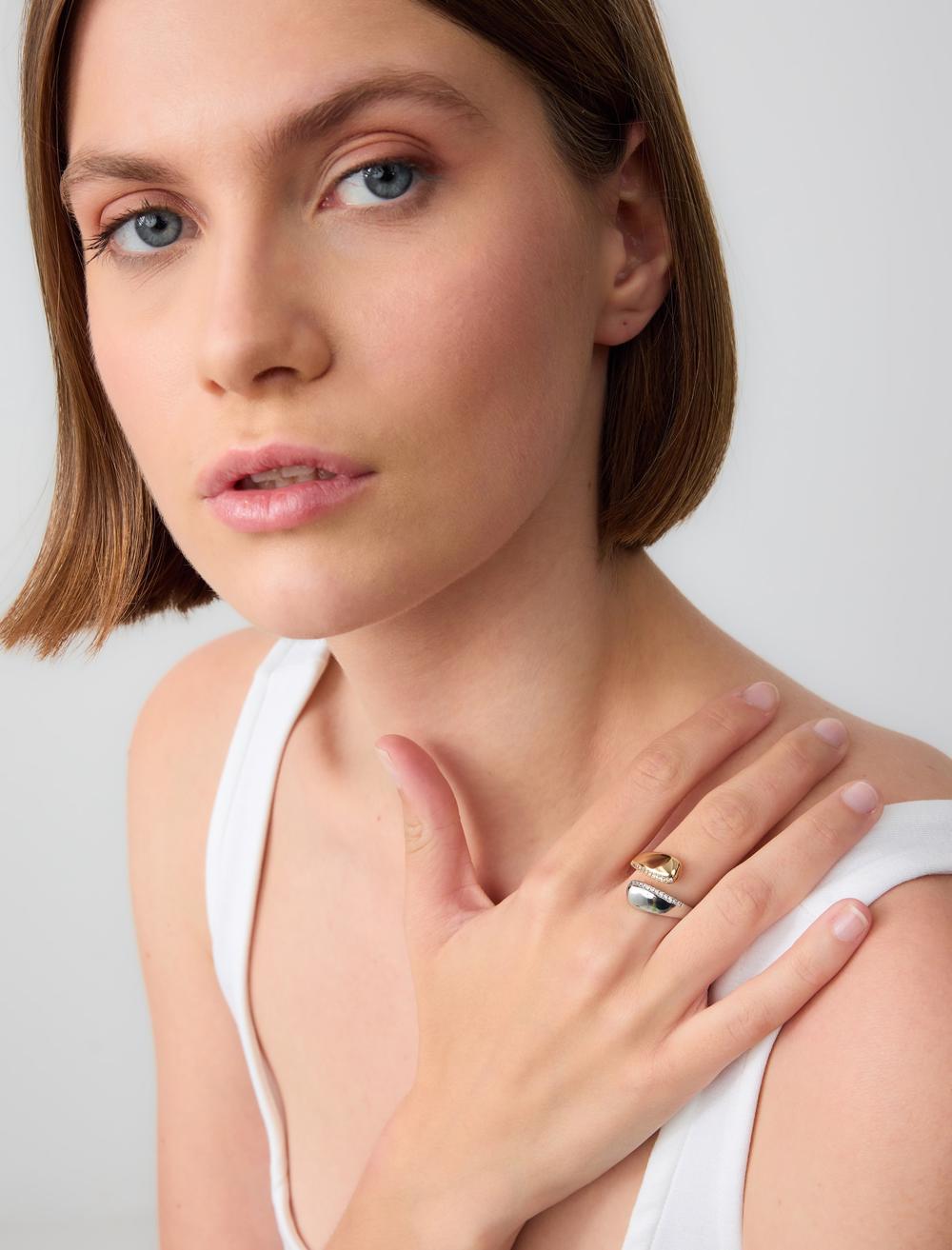 Damla Figürlü Parlak Taşlı Yüzük