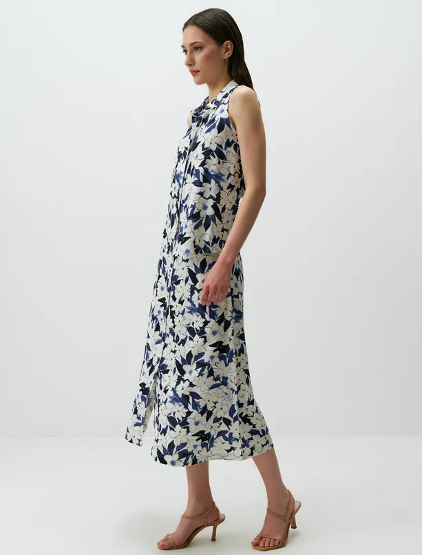 Women Blue Loose Cut Floral Linen Midi Skirt