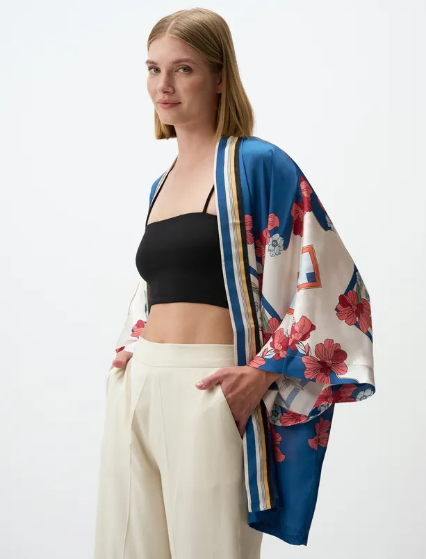 Bayan Karışık Truvakar Kol Çiçek Desenli Saten Kimono