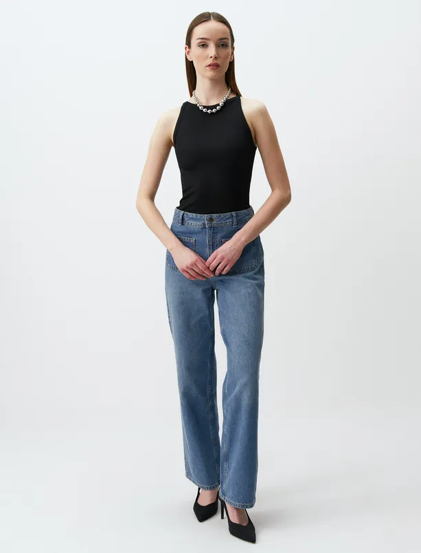 Women Black Slim Fit Sleeveless Halter Neck Knitted Tank Top