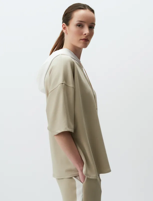 Bayan Vizon Kapüşonlu Oversize Kısa Kollu Sweatshirt