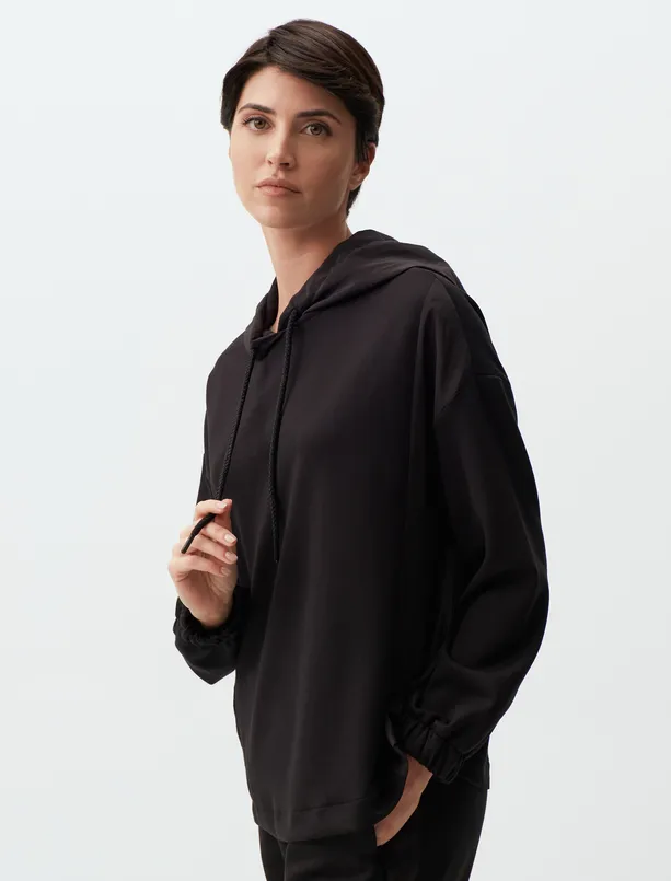 Bayan Siyah Kapüşonlu Uzun Kollu Sweatshirt