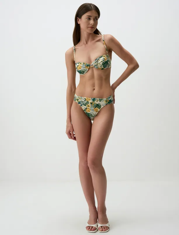Women Green Flower Detailed Bikini Bottom