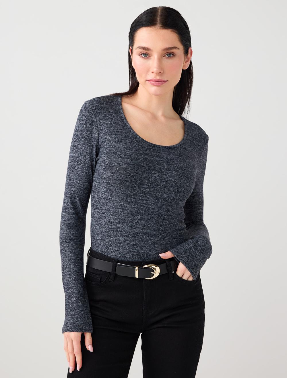 Dar Kesim U Yaka Yumuşak Dokulu Örme Bluz