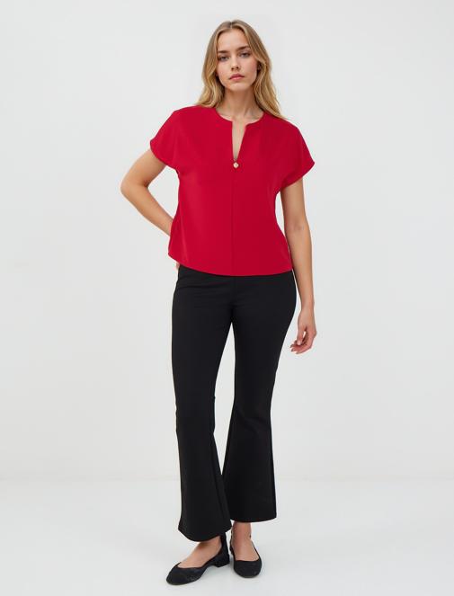 Kırmızı V Yaka Kısa Kollu Dokuma Bluz	