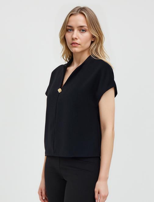 Siyah V Yaka Kısa Kollu Dokuma Bluz