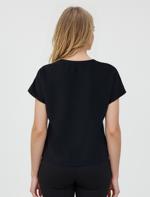 Siyah V Yaka Kısa Kollu Dokuma Bluz