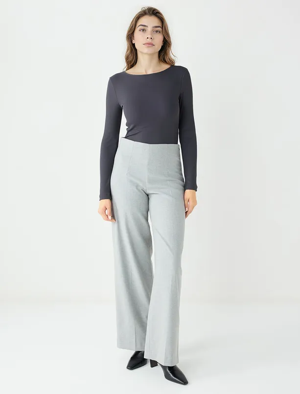 Bayan  Dar Kesim Kayık Yaka Örme Bluz