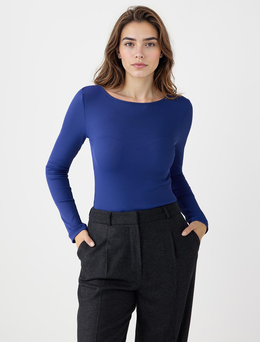 Dar Kesim Kayık Yaka Örme Bluz