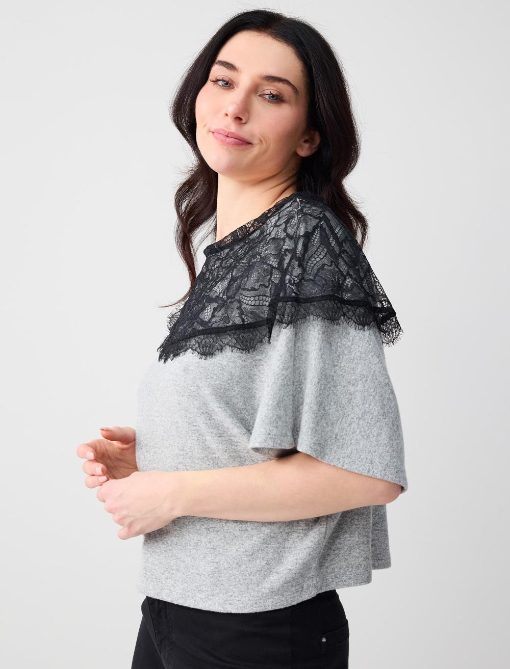 Degaje Yaka Yarasa Kol Dantel Detaylı Örme Bluz