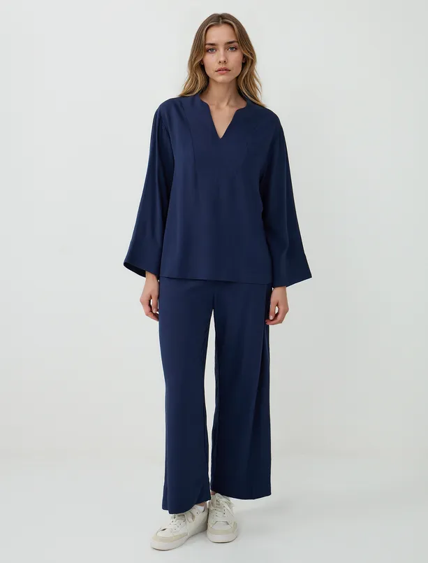 Women Dark Blue Relaxed Fit Long Sleeve V-Neck Woven Blouse