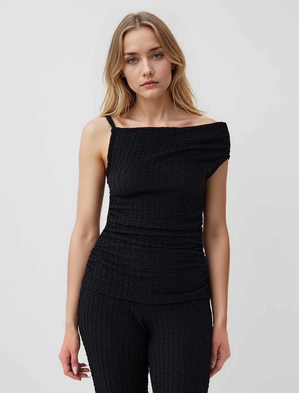 Dar Kesim Asimetrik Yaka Tek Omuz Örme Bluz