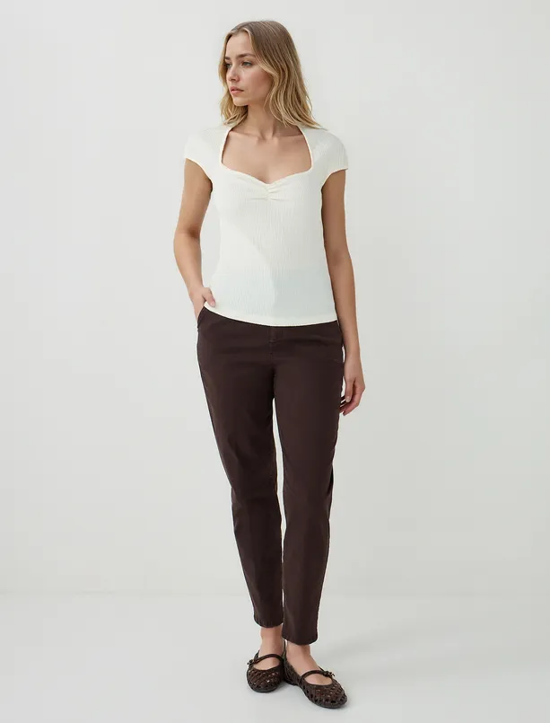 Women White Straight Cut Square Neck Sleeveless Knitted Blouse