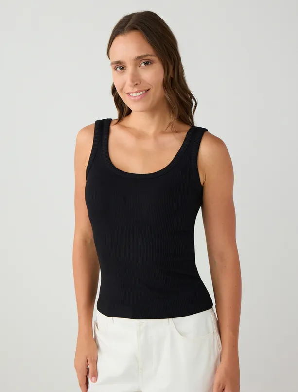 Women  Slim Fit U-Neck Knitted Tank Top