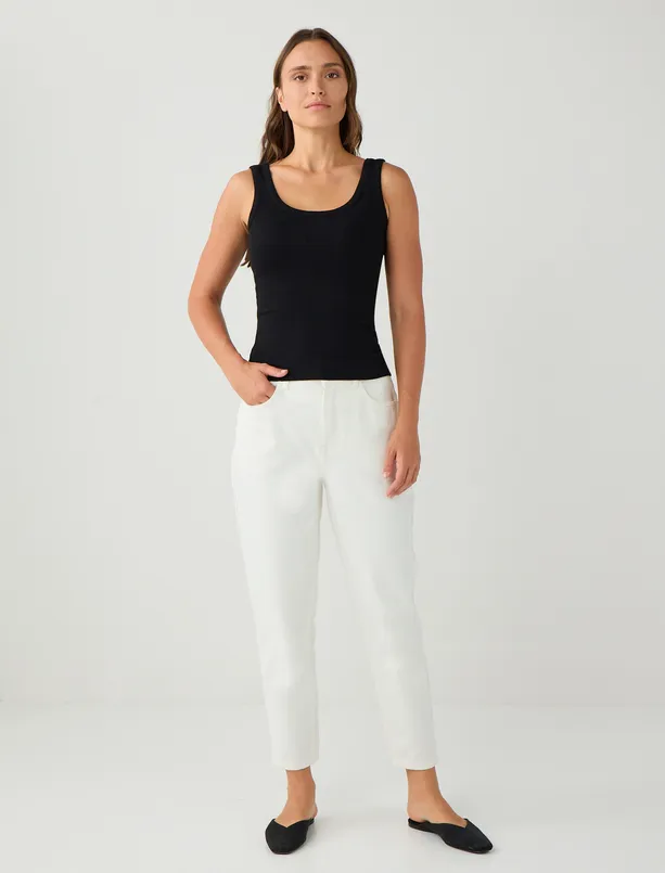 Women Black Slim Fit U-Neck Knitted Tank Top