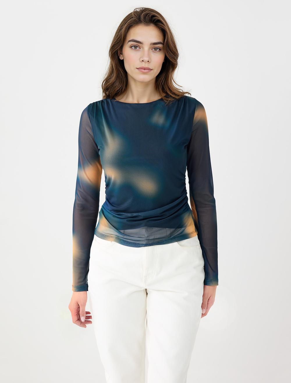 Kayık Yaka Uzun Kollu Desenli Mesh Örme Bluz