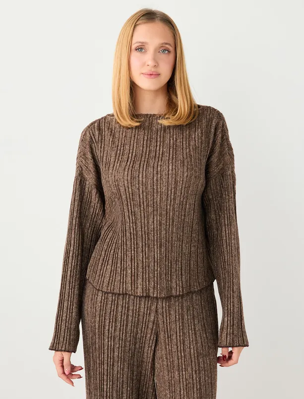 Bayan  Rahat Kesim Kayık Yaka Uzun Kollu Örme Bluz