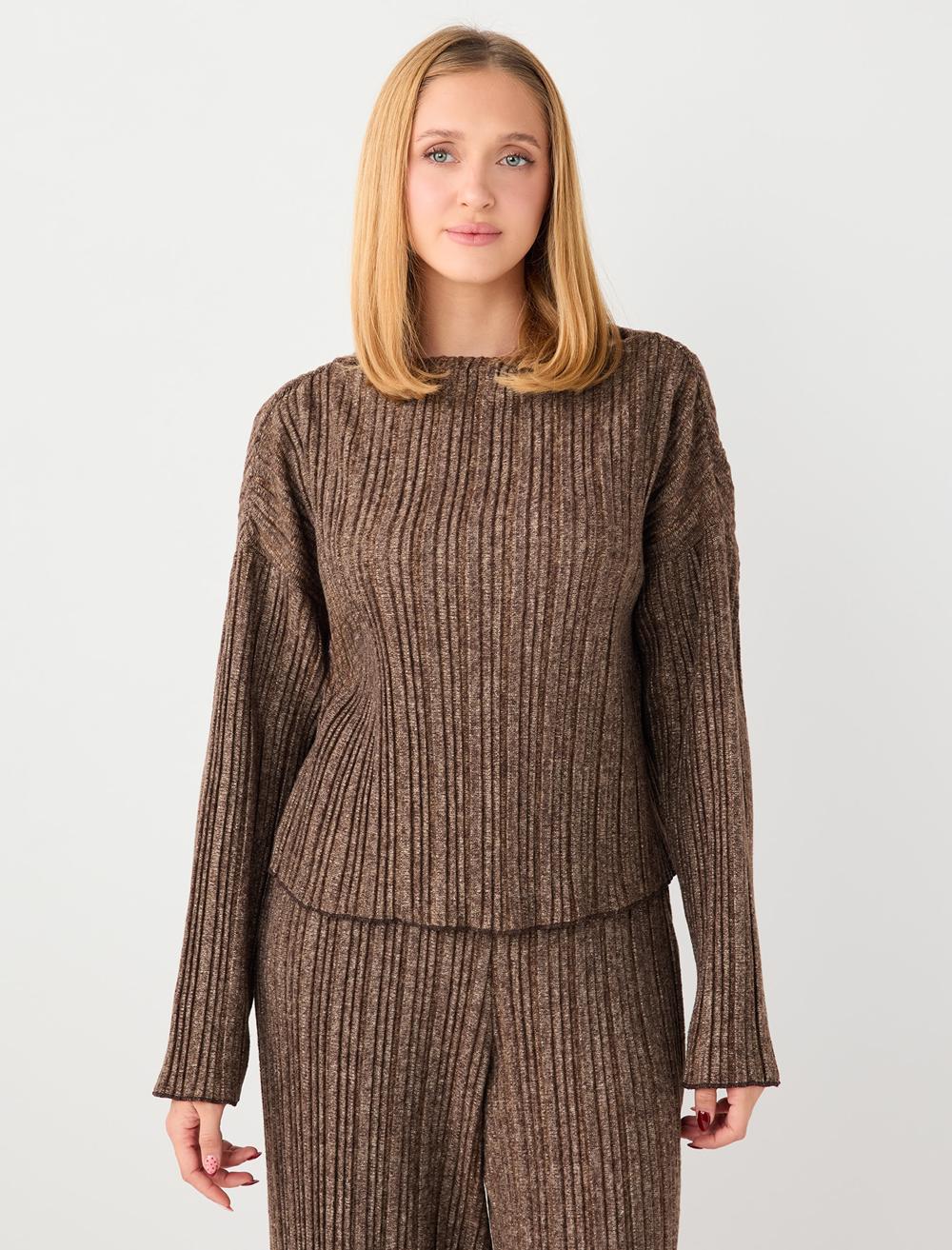 Rahat Kesim Kayık Yaka Uzun Kollu Örme Bluz