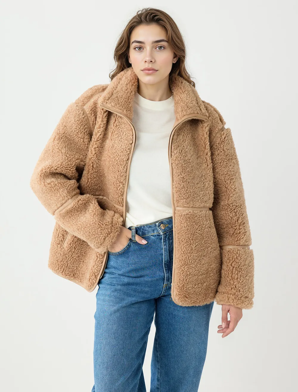 Dik Yaka Cep Detaylı Fermuarlı Peluş Mont