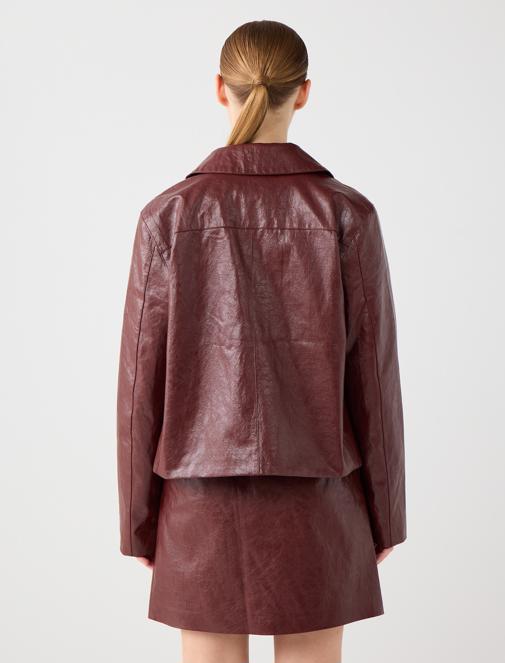 Rahat Kesim Cep Detaylı Deri Görünümlü Ceket	