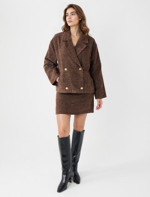 	Düz Kesim Düğme Detaylı Kaşe Dokuma Ceket