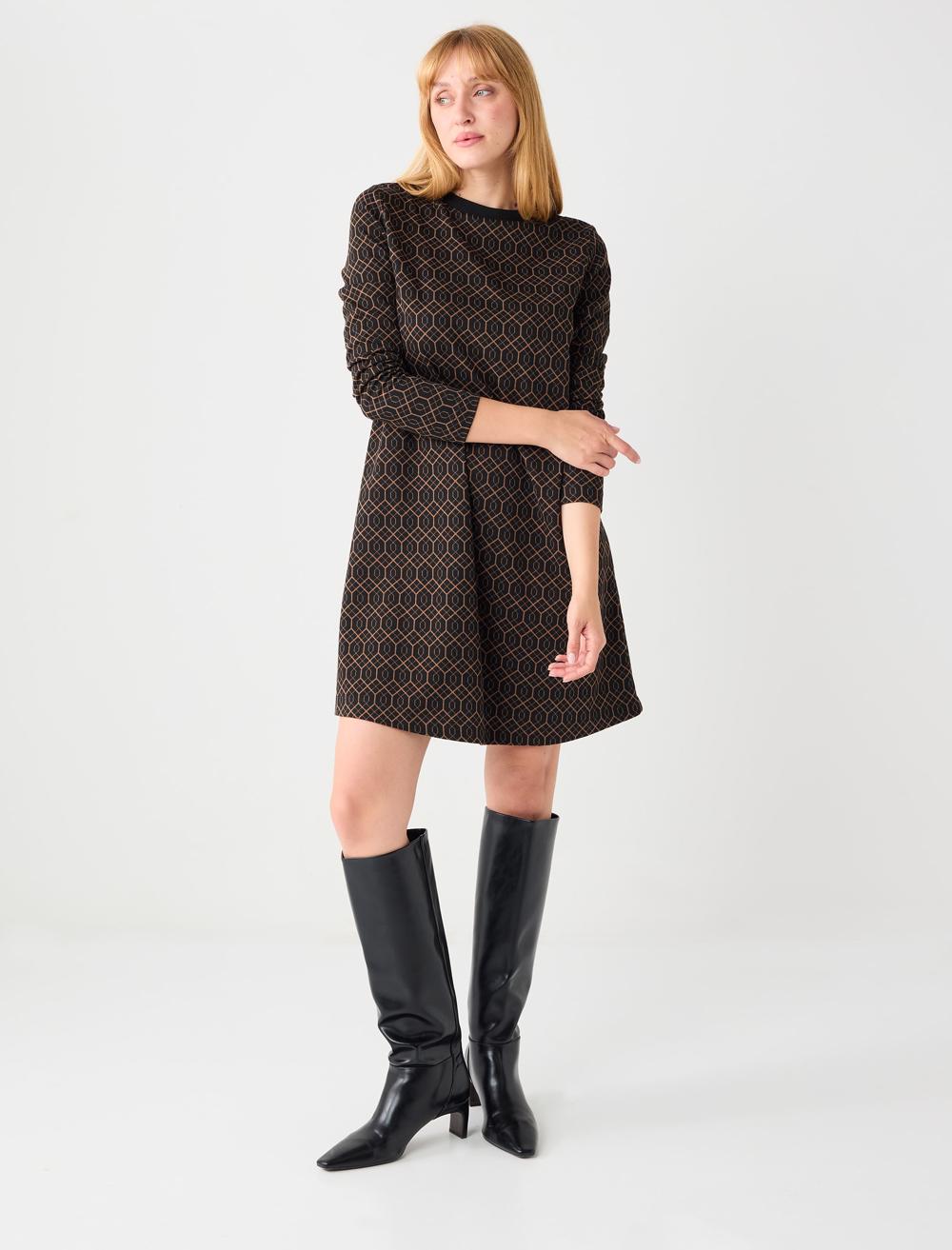Yuvarlak Yaka Uzun Kollu Desenli Örme Mini Elbise