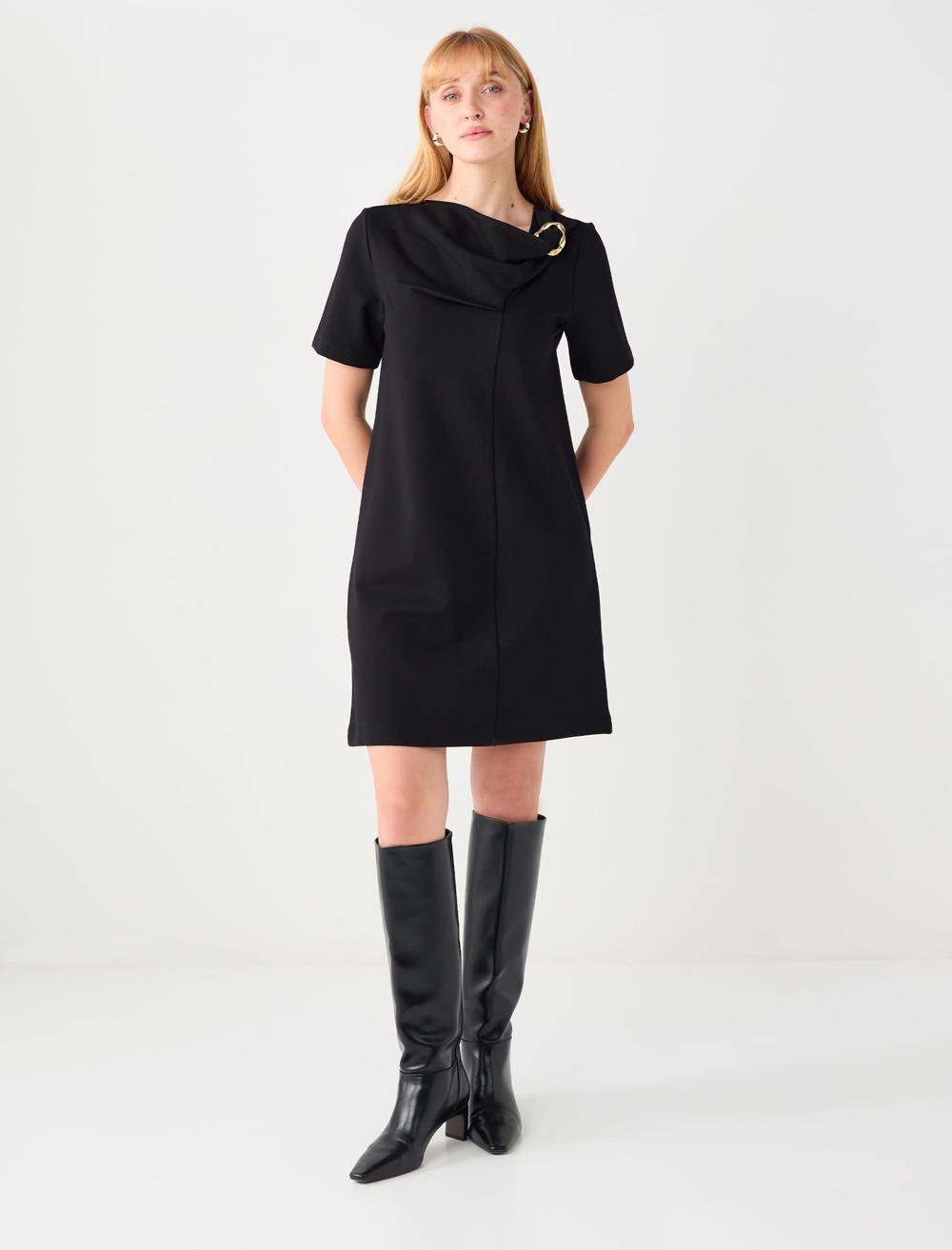 Degaje Yaka Kısa Kollu Örme Mini Elbise