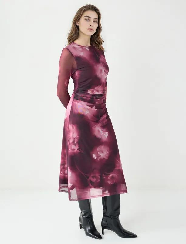 Bayan Pembe Yuvarlak Yaka Çiçek Desenli Mesh Örme Midi Elbise